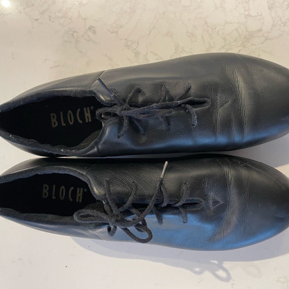 Bloch Adult Lace up Tap Shoes with taps